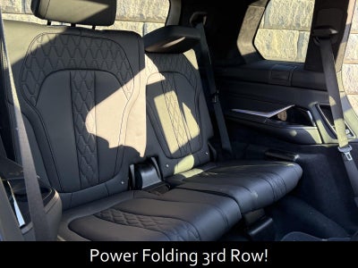 2025 BMW X7 M60i