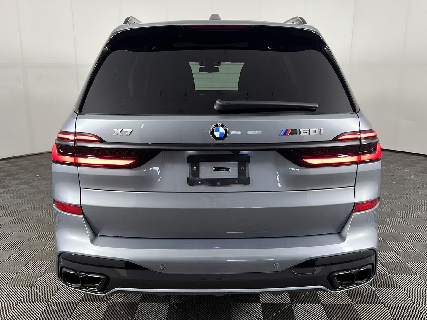 2025 BMW X7 M60i