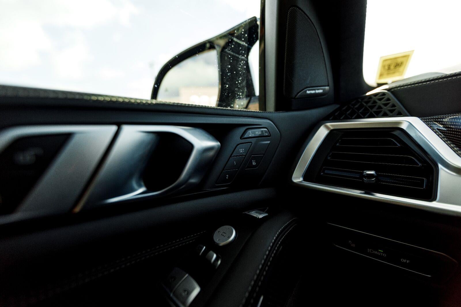 2025 BMW X7 M60i