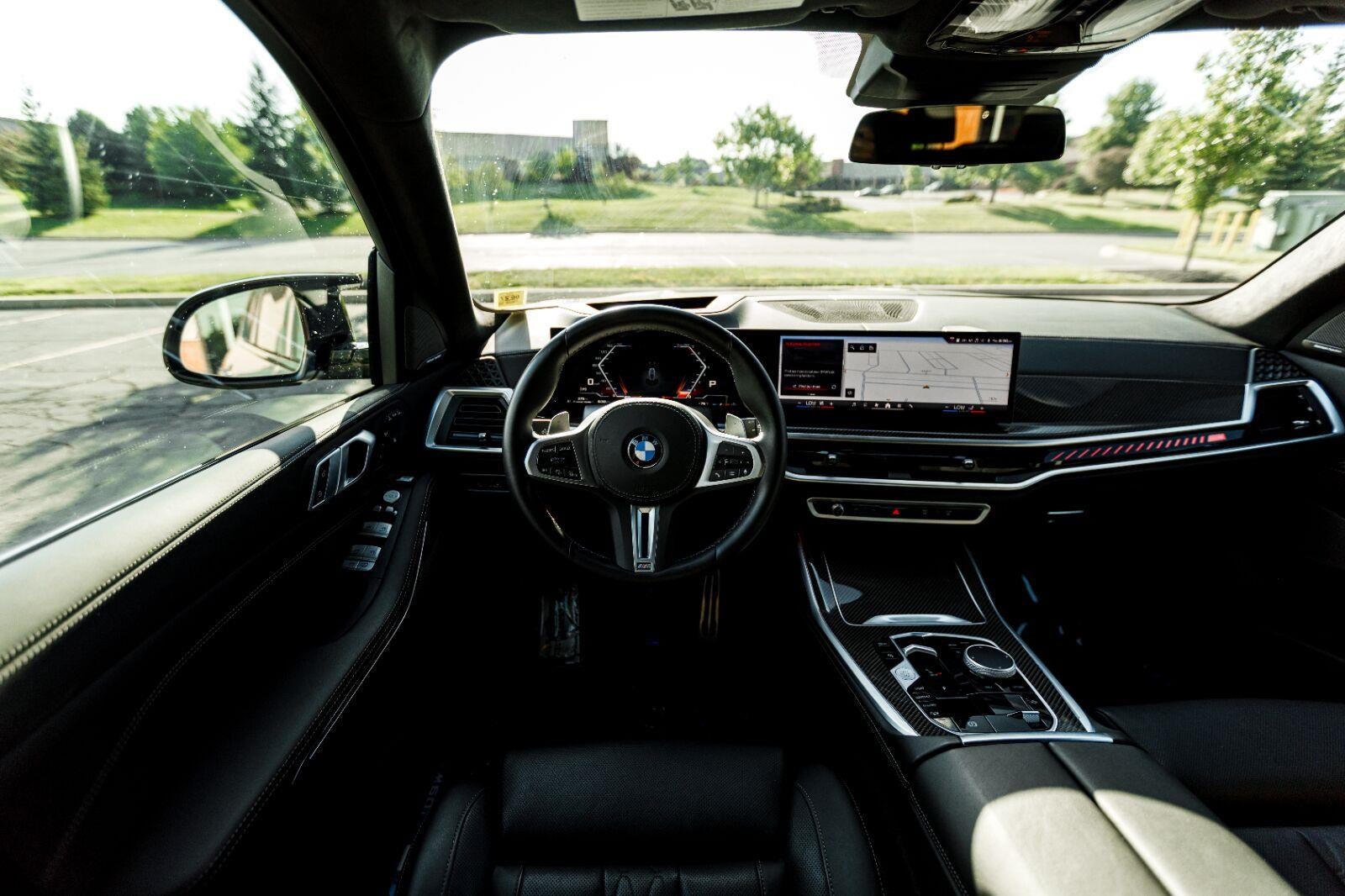 2025 BMW X7 M60i