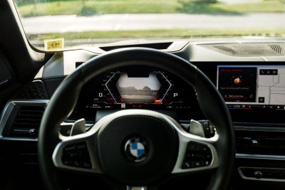 2025 BMW X7 M60i