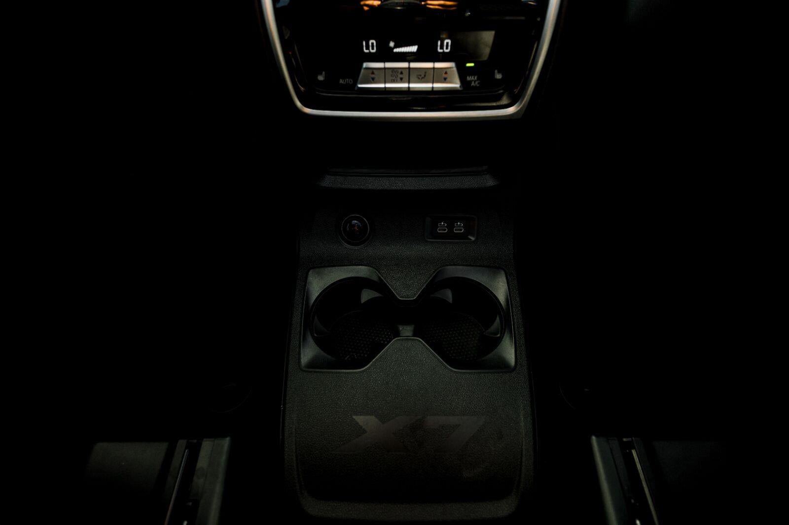 2025 BMW X7 M60i