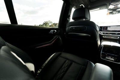 2025 BMW X7 M60i