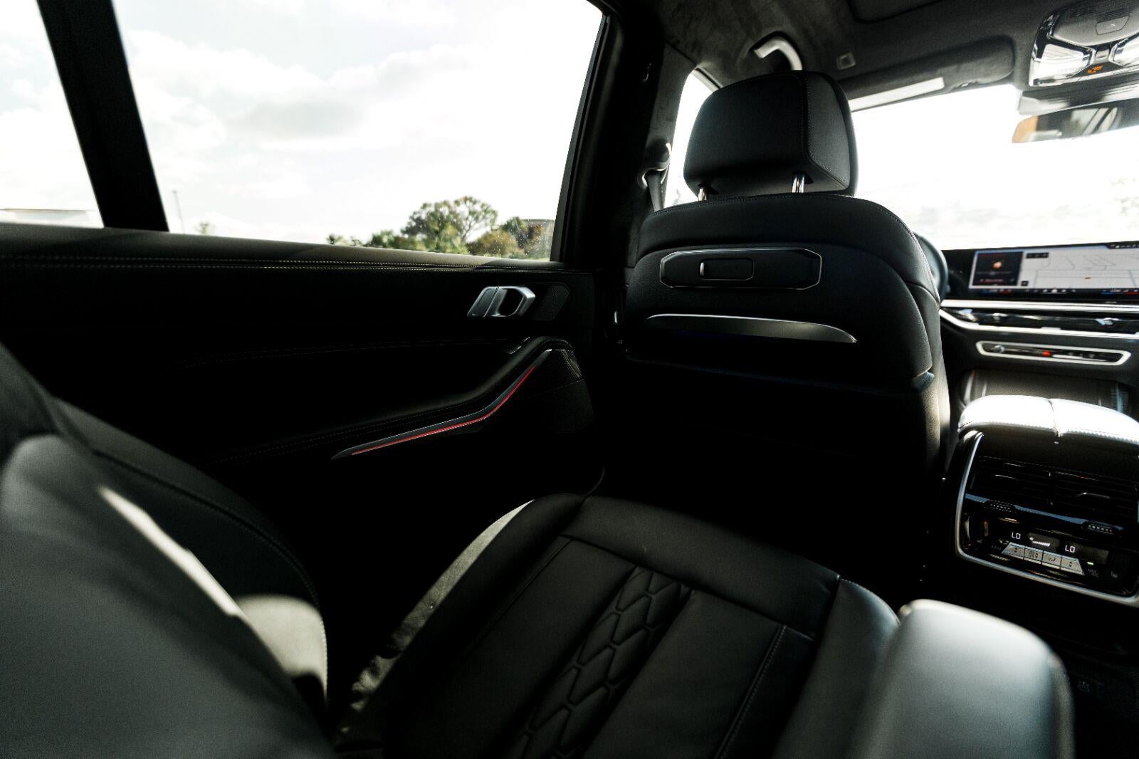 2025 BMW X7 M60i