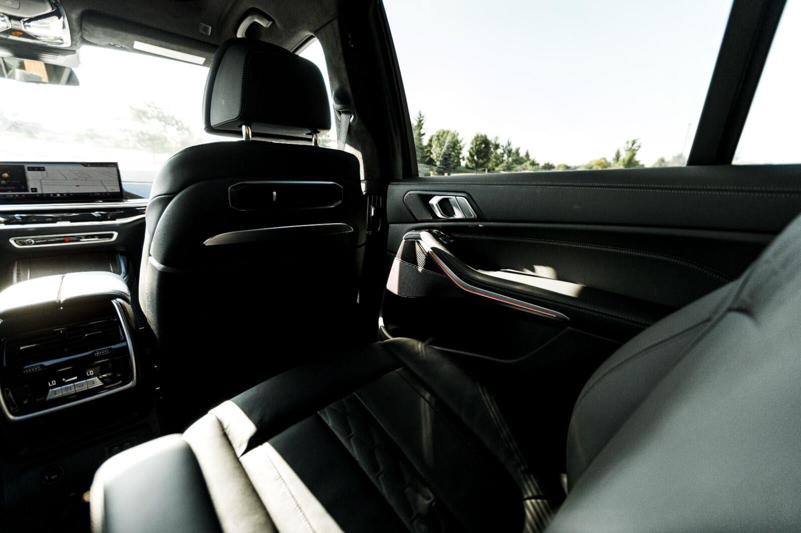 2025 BMW X7 M60i