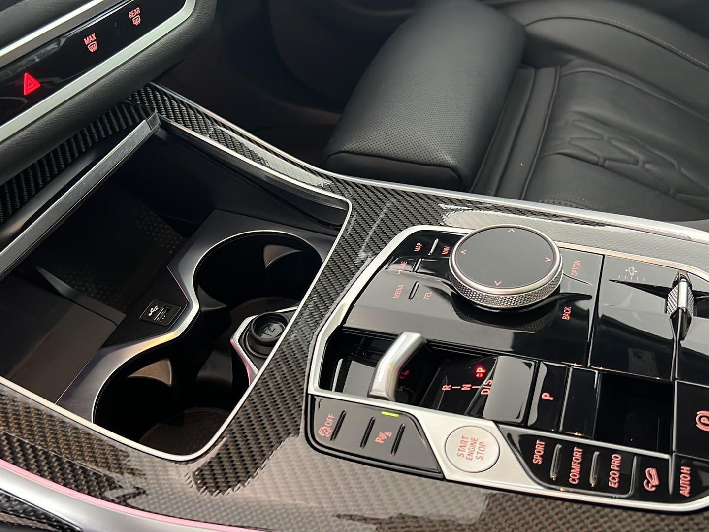 2025 BMW X7 M60i