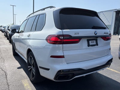 2022 BMW X7 M50i