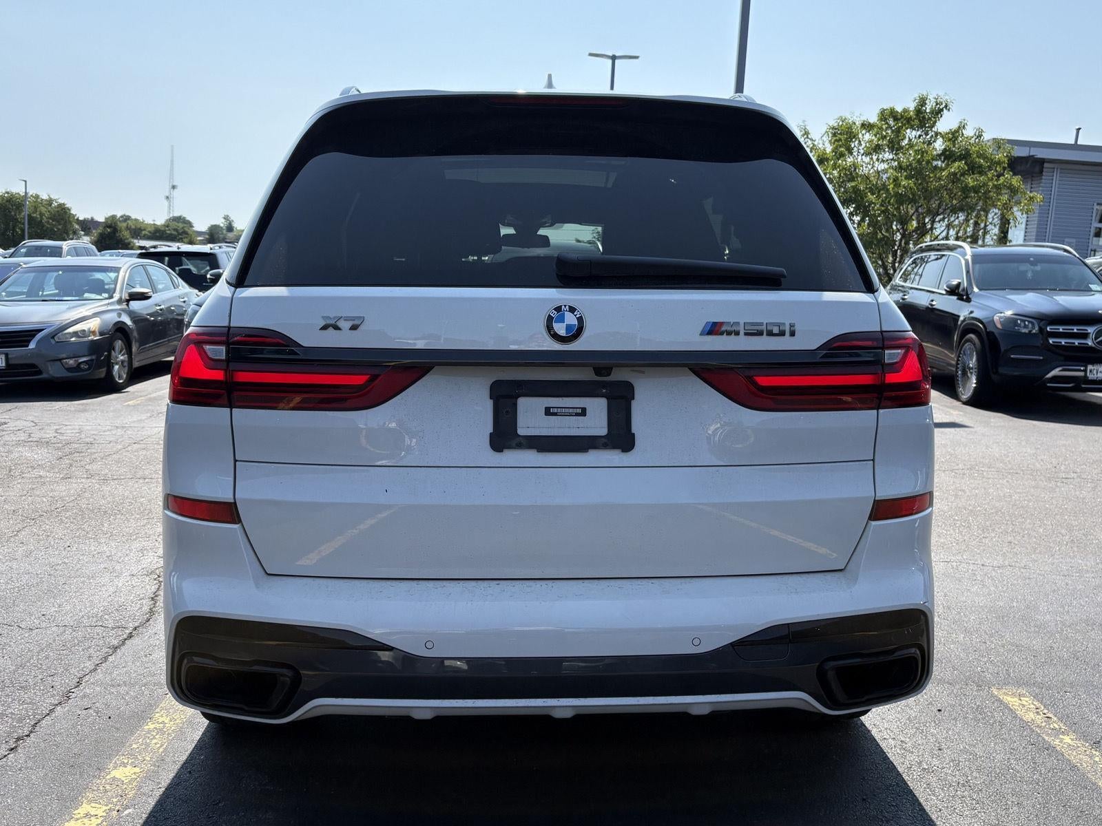 2022 BMW X7 M50i
