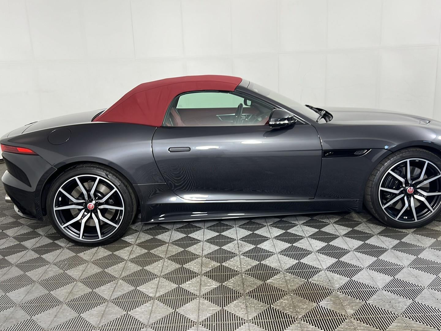 2023 Jaguar F-TYPE R