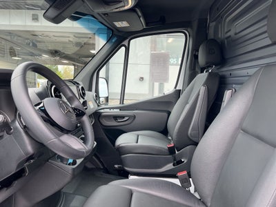 2025 Mercedes-Benz Sprinter 2500 Cargo 144 WB