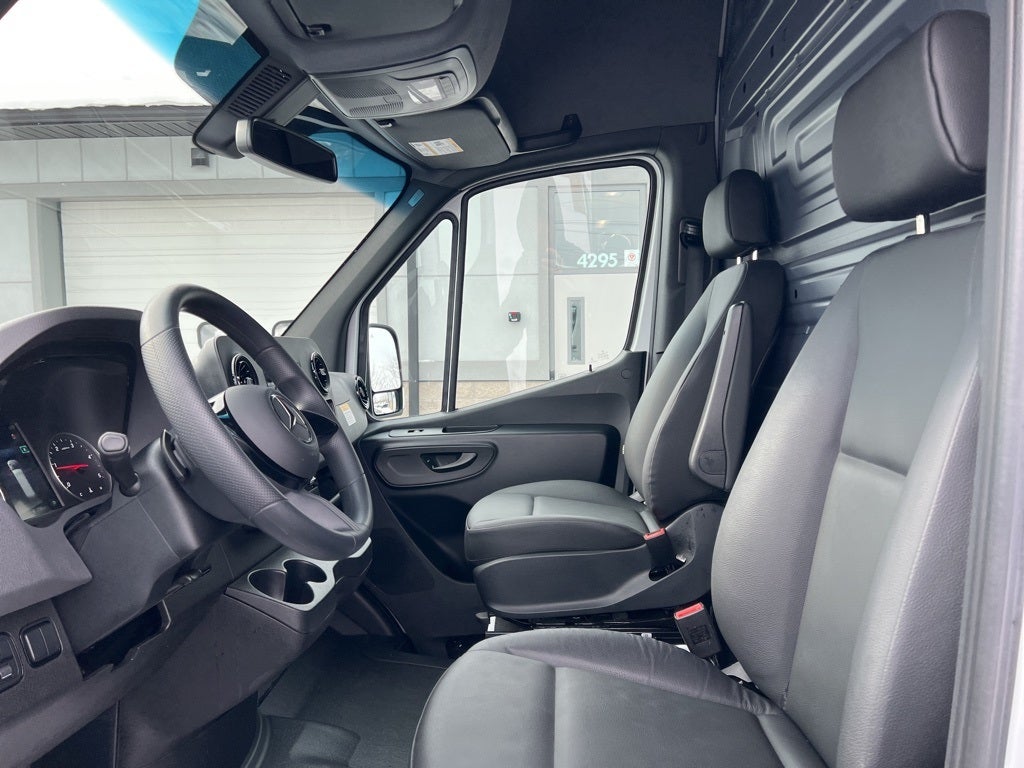 2025 Mercedes-Benz Sprinter 2500 Cargo 170 WB High Roof