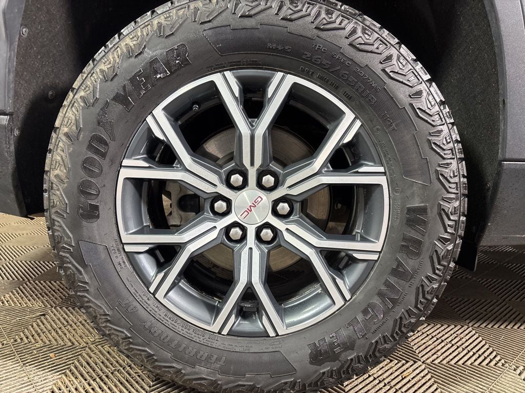 2024 GMC Acadia AT4