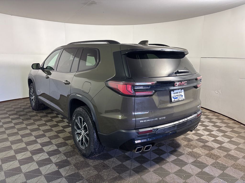 2024 GMC Acadia AT4