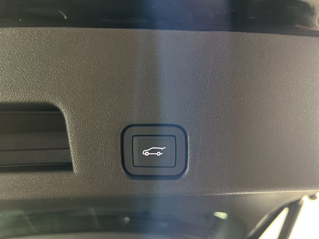 2025 GMC Acadia AT4