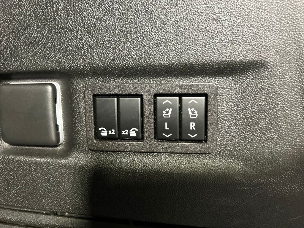 2023 GMC Yukon XL AT4