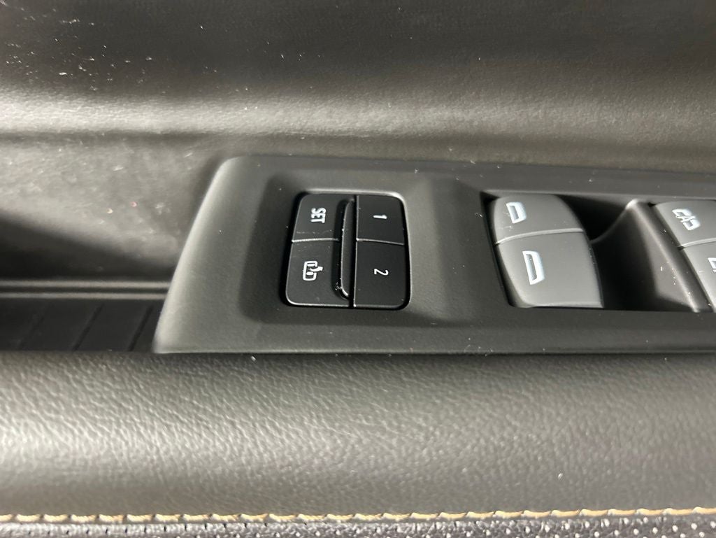 2023 GMC Yukon XL AT4
