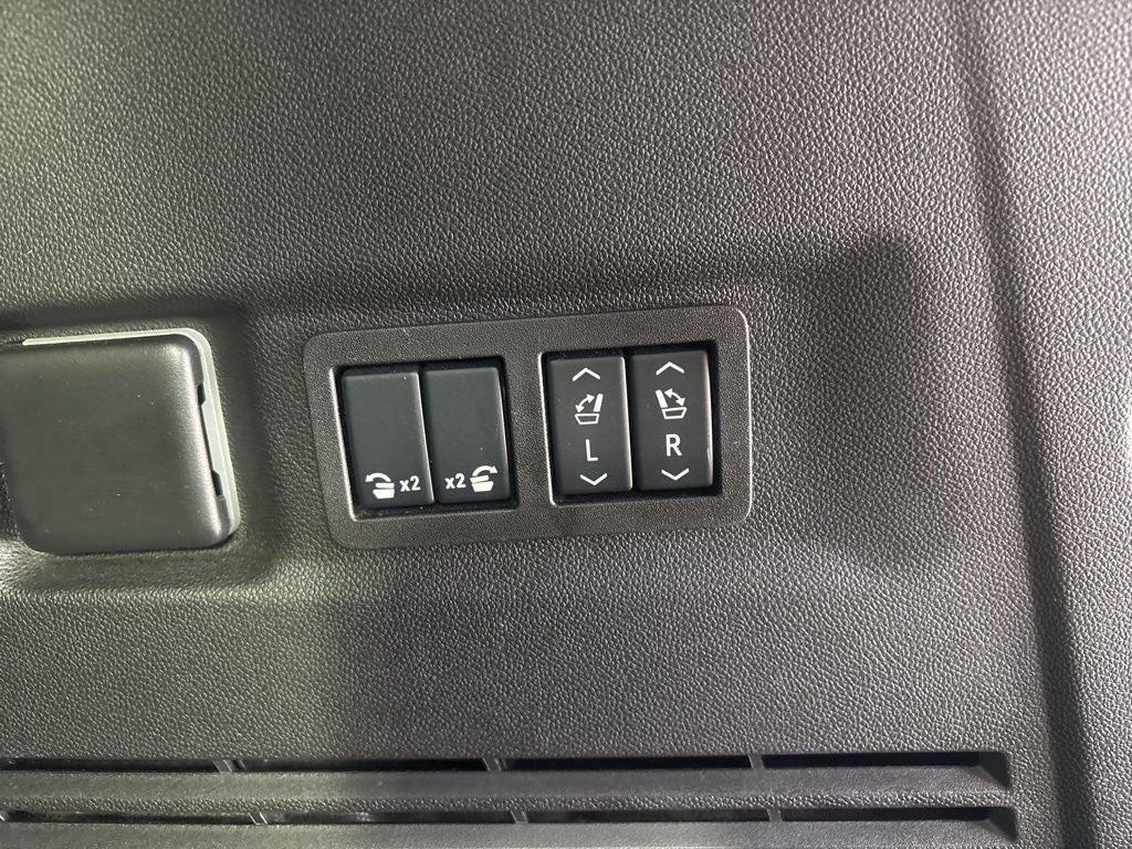 2024 GMC Yukon XL AT4