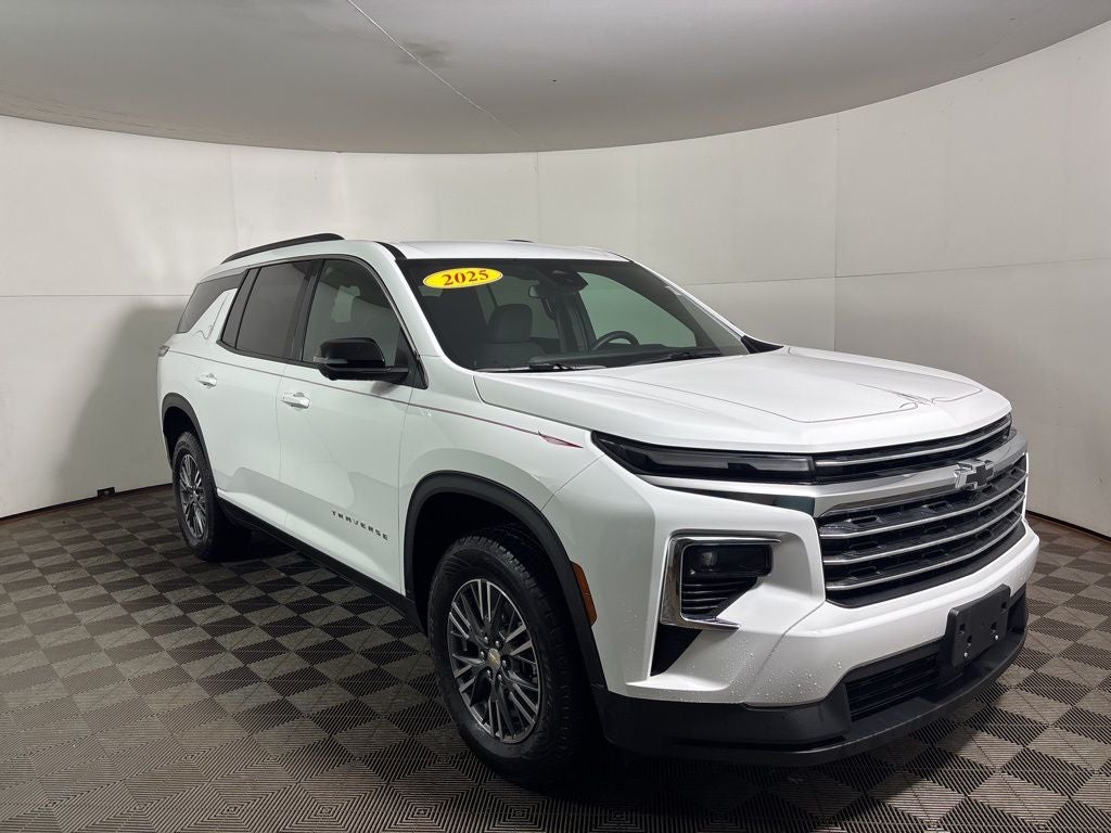 2025 Chevrolet Traverse LT 2LT