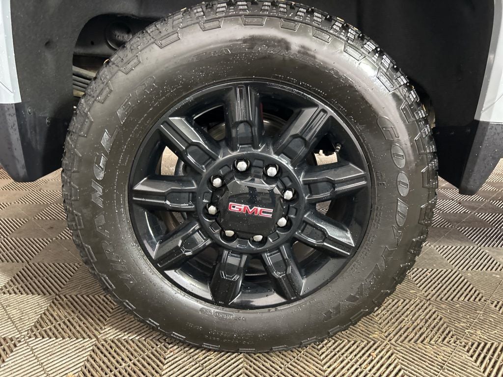 2025 GMC Sierra 2500HD AT4