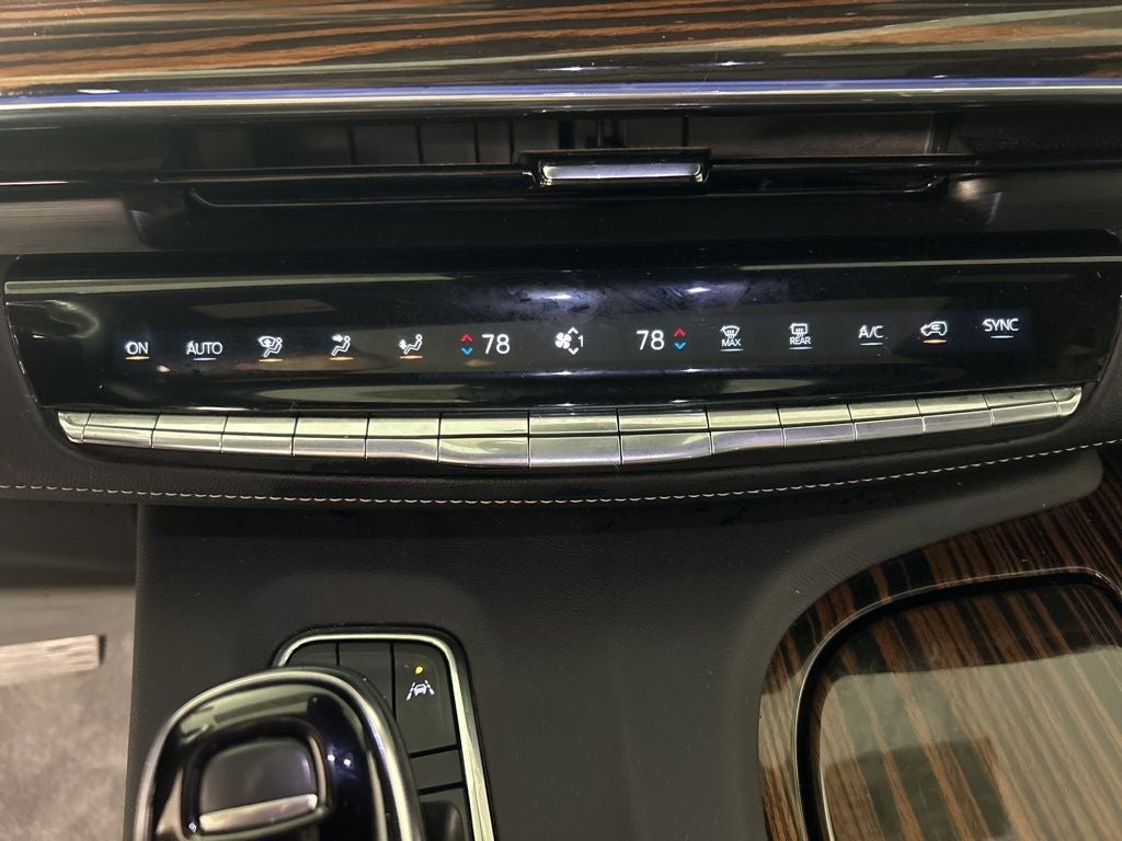 2024 Cadillac Escalade ESV Premium