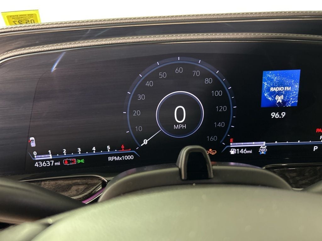 2023 Cadillac Escalade ESV Premium