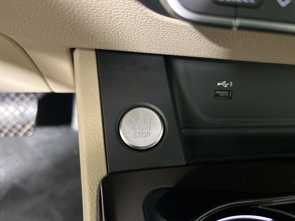 2022 Audi A4 40 Premium quattro