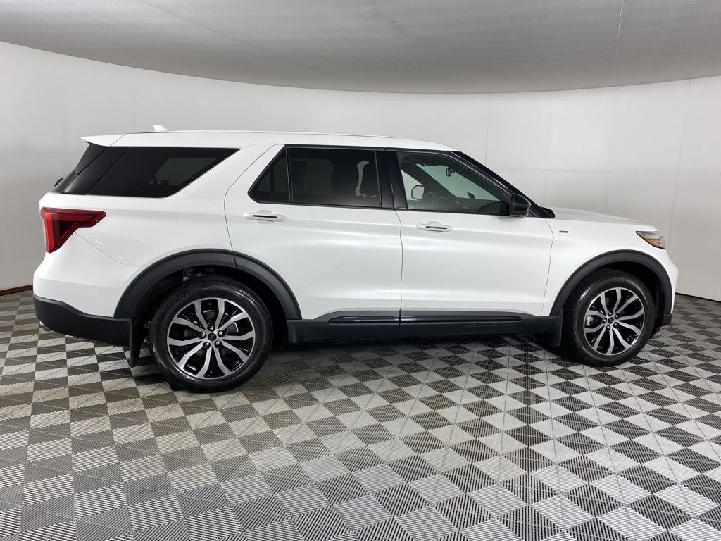 2022 Ford Explorer ST-Line