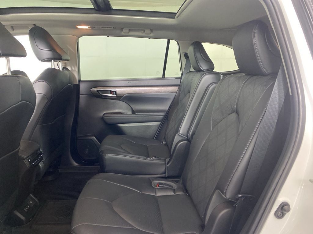 2023 Toyota Highlander Platinum