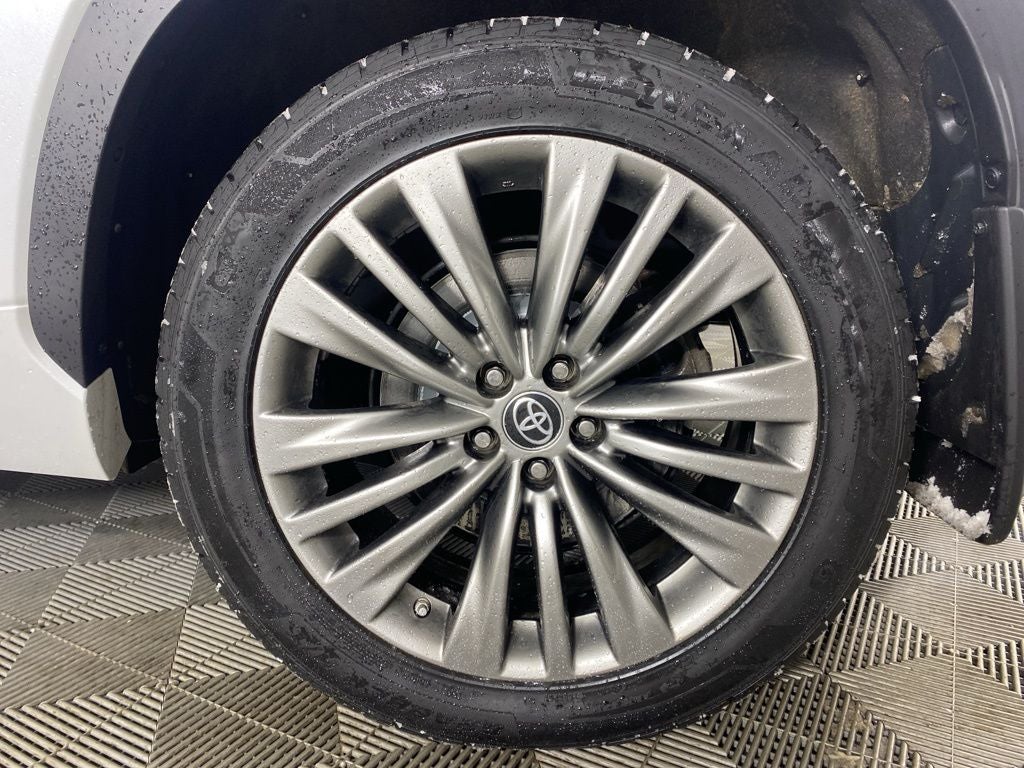 2023 Toyota Highlander Platinum