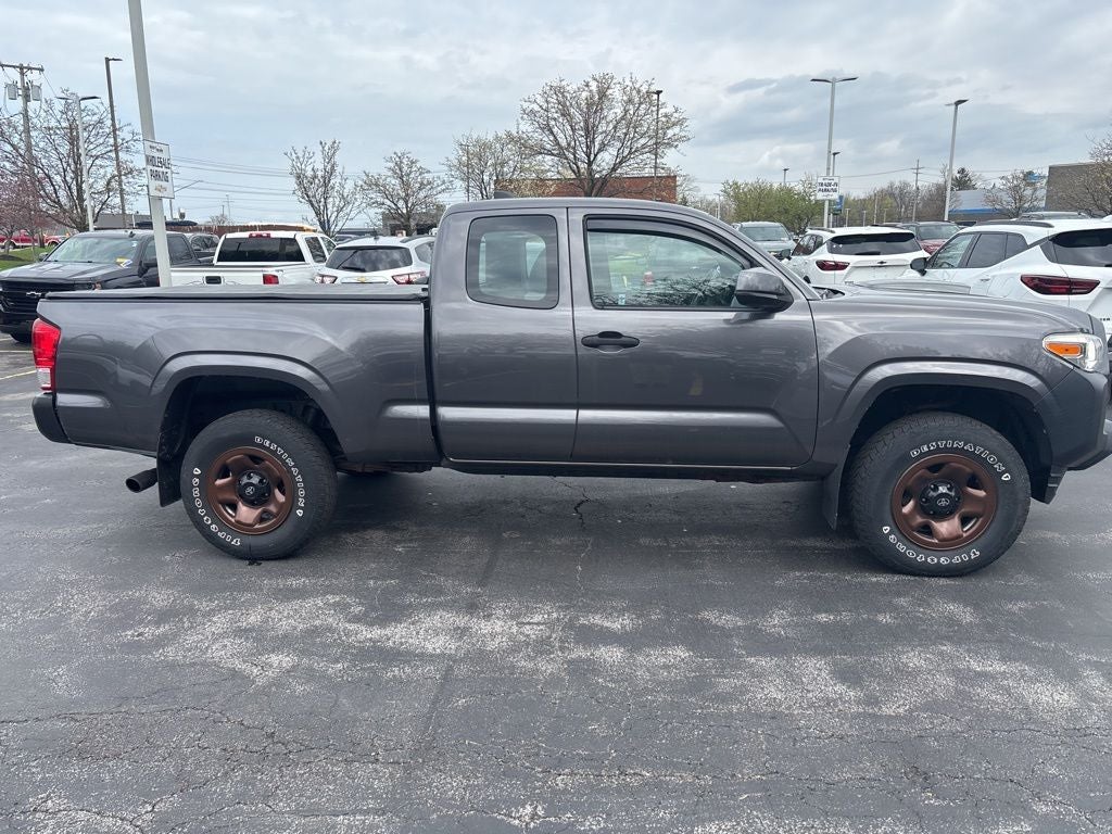2016 Toyota Tacoma SR