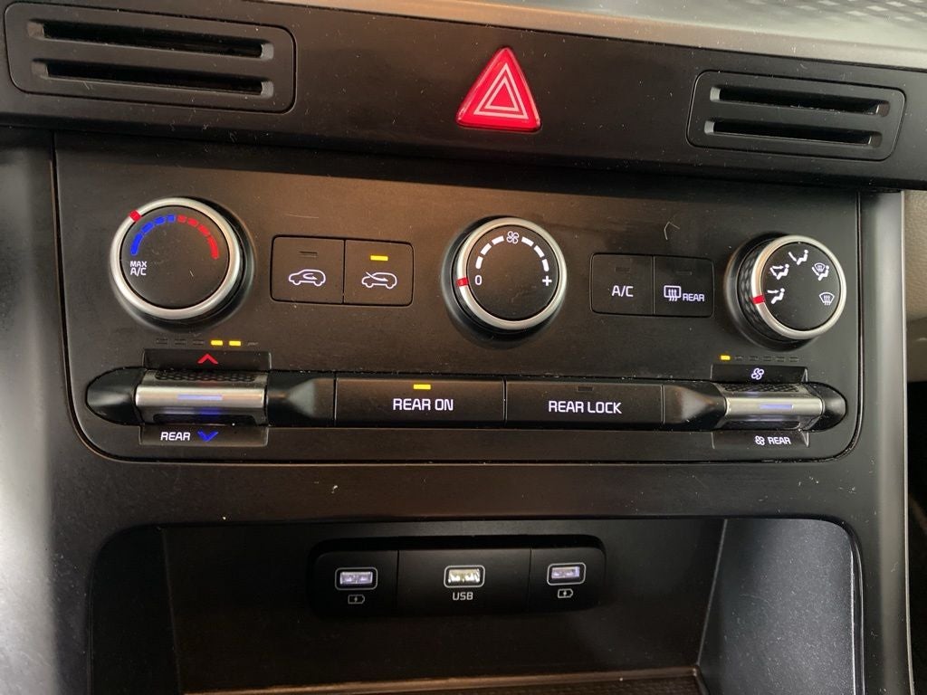 2022 Kia Carnival LXS