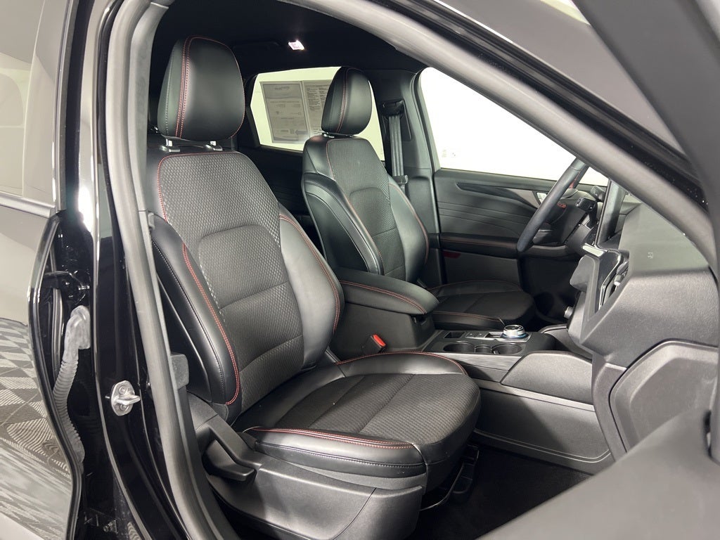 2024 Ford Escape Hybrid ST-Line Select