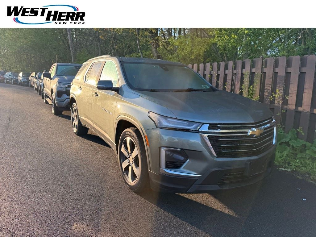 2023 Chevrolet Traverse LT Leather