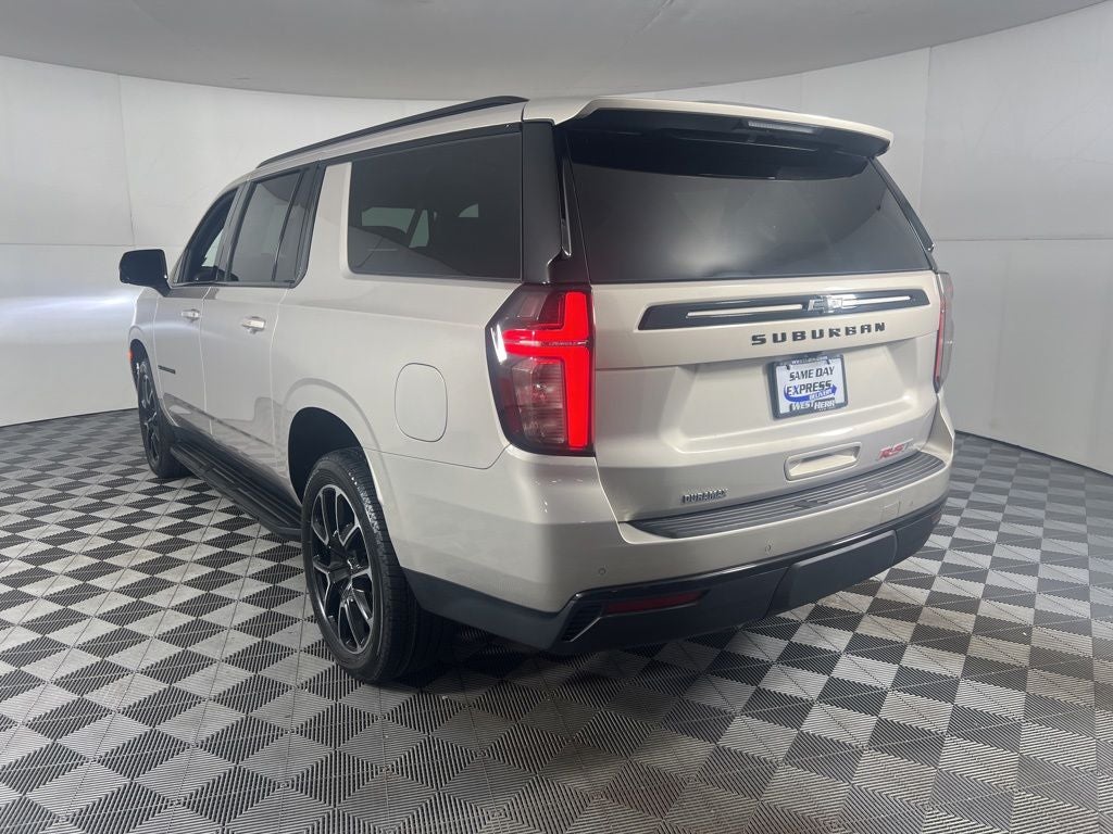 2023 Chevrolet Suburban RST