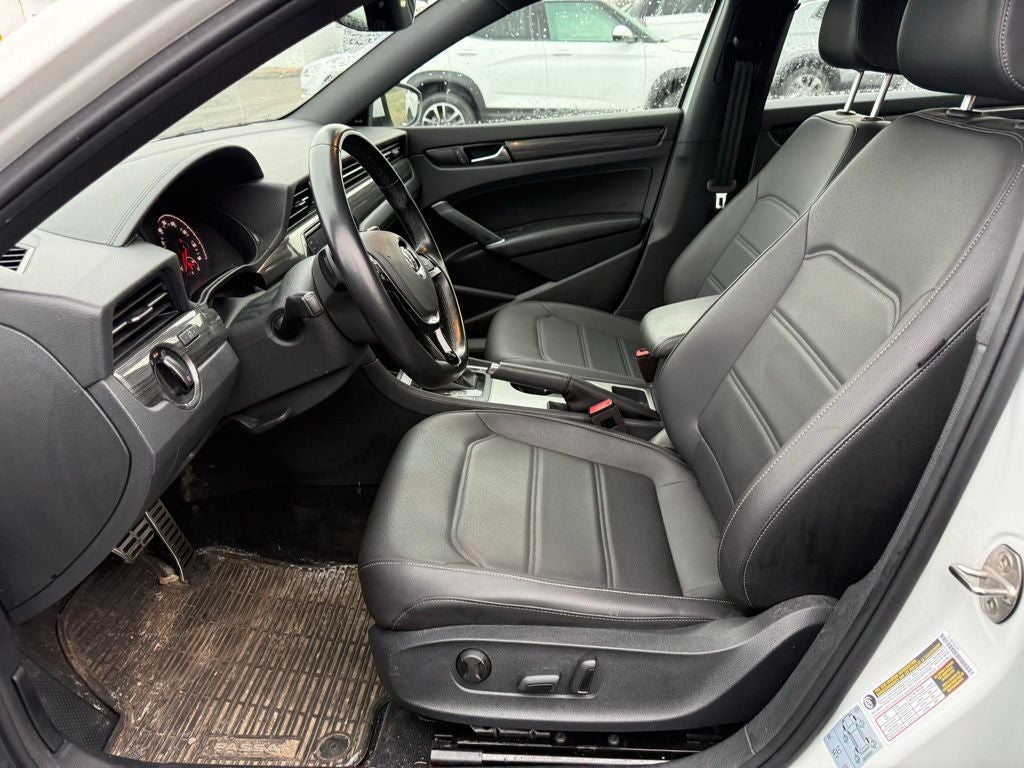 2021 Volkswagen Passat 2.0T R-Line