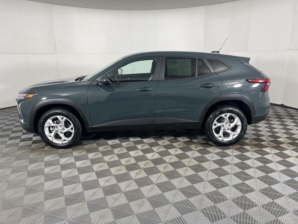 2025 Chevrolet Trax LS