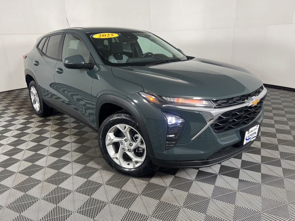 2025 Chevrolet Trax LS