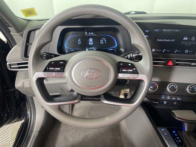 2024 Hyundai ELANTRA SE