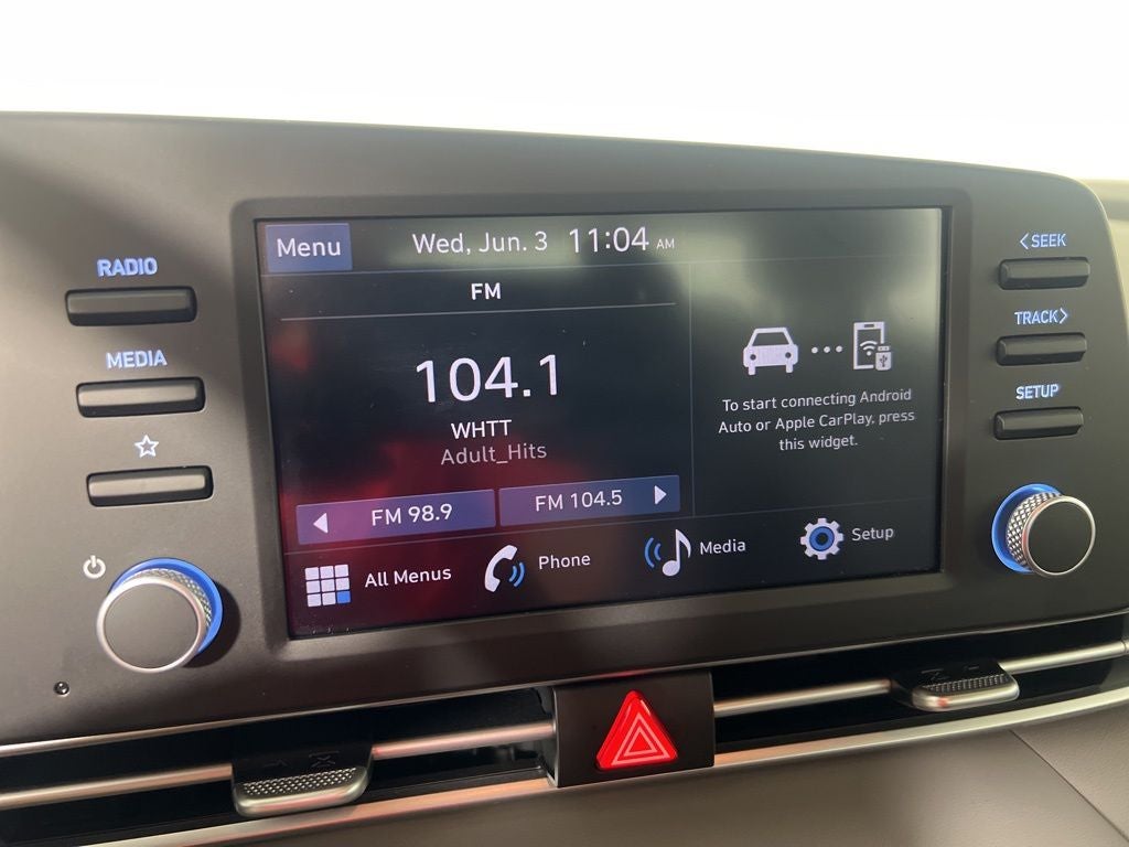 2024 Hyundai ELANTRA SE