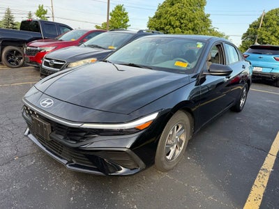 2024 Hyundai ELANTRA SE