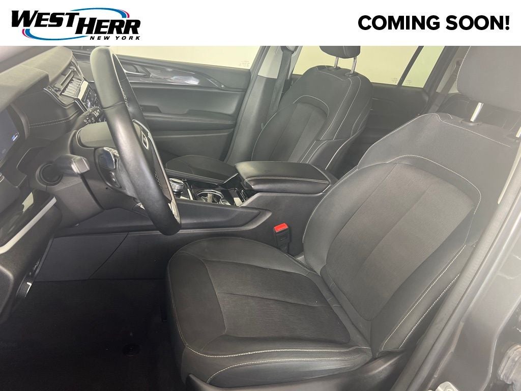 2022 Jeep Grand Cherokee L Laredo