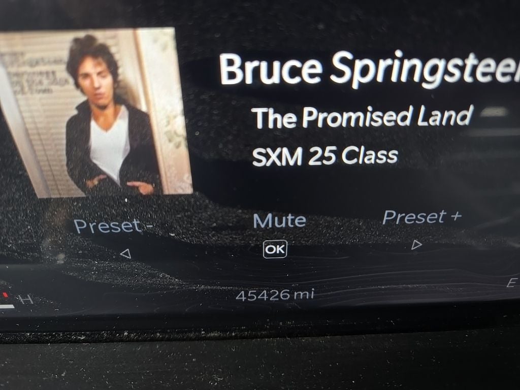 2023 Jeep Wagoneer Base