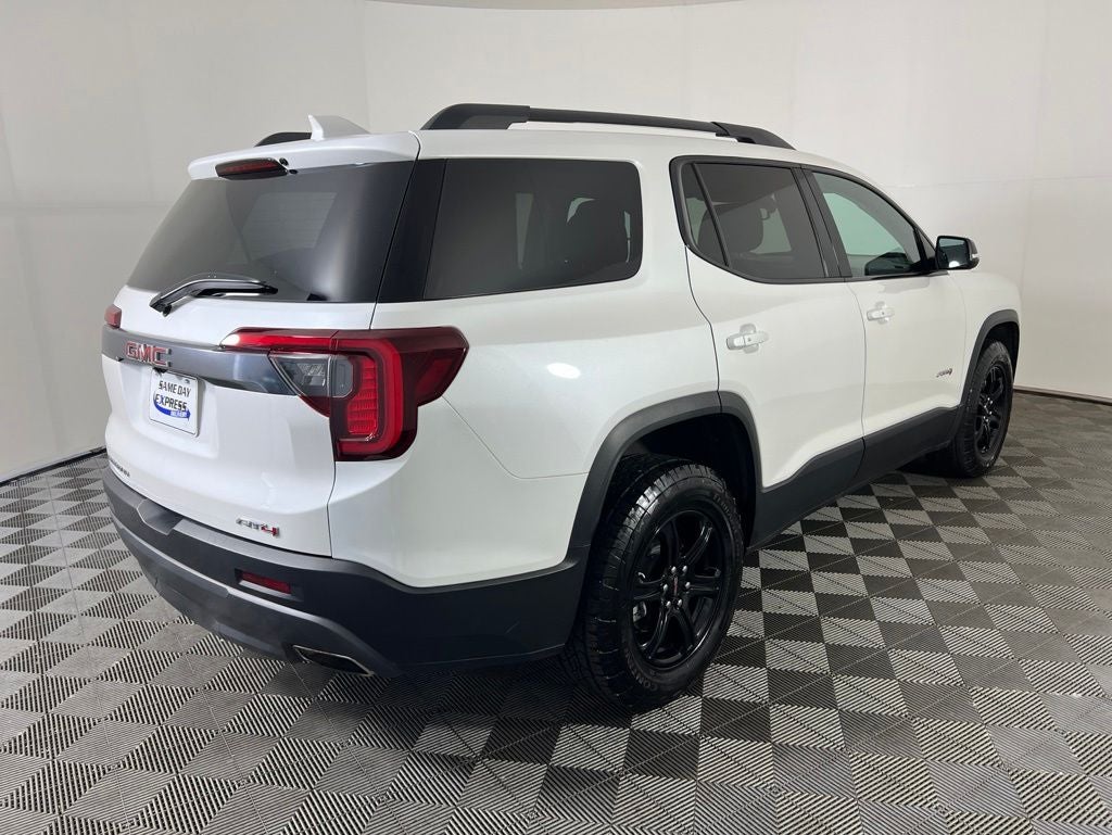 2023 GMC Acadia AT4