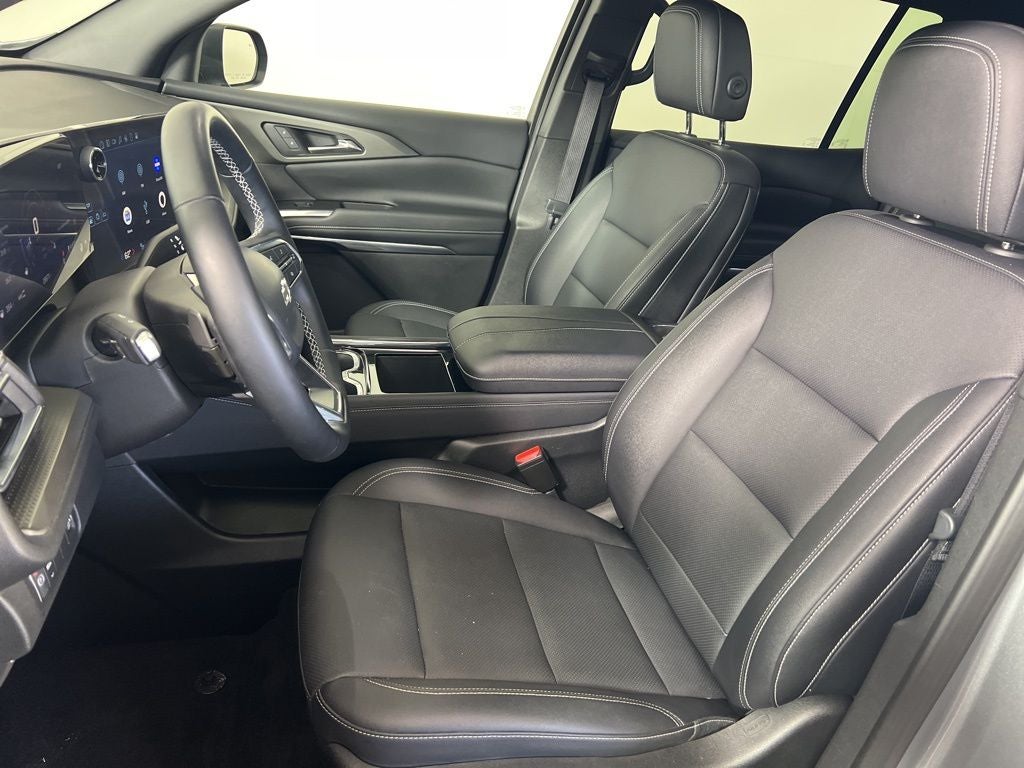 2025 Chevrolet Traverse LT 2LT