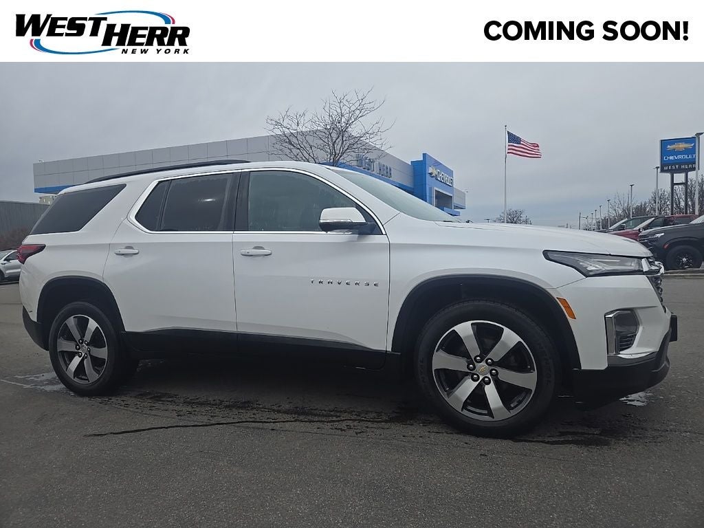 2023 Chevrolet Traverse LT Leather