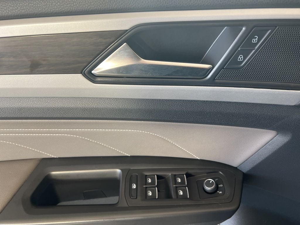 2022 Volkswagen Atlas 2.0T SE w/Technology