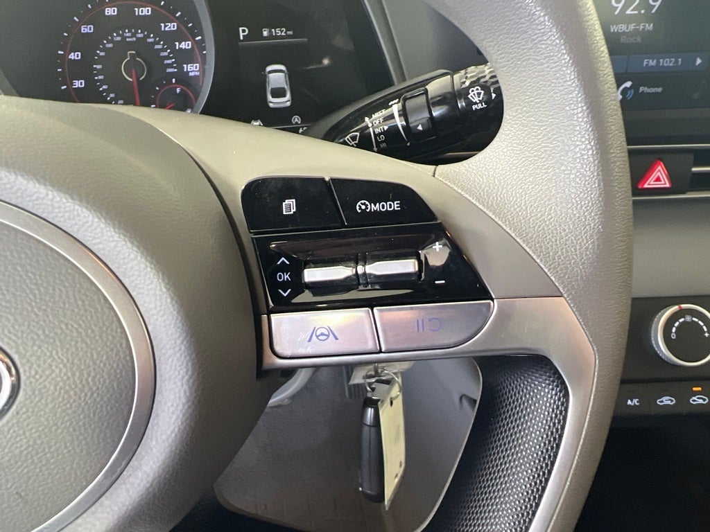 2023 Hyundai ELANTRA SE