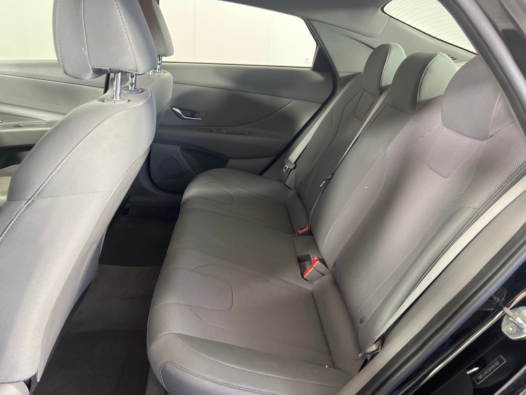 2023 Hyundai ELANTRA SE