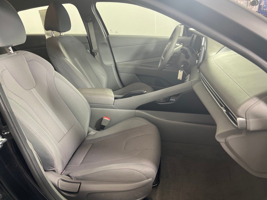 2023 Hyundai ELANTRA SE