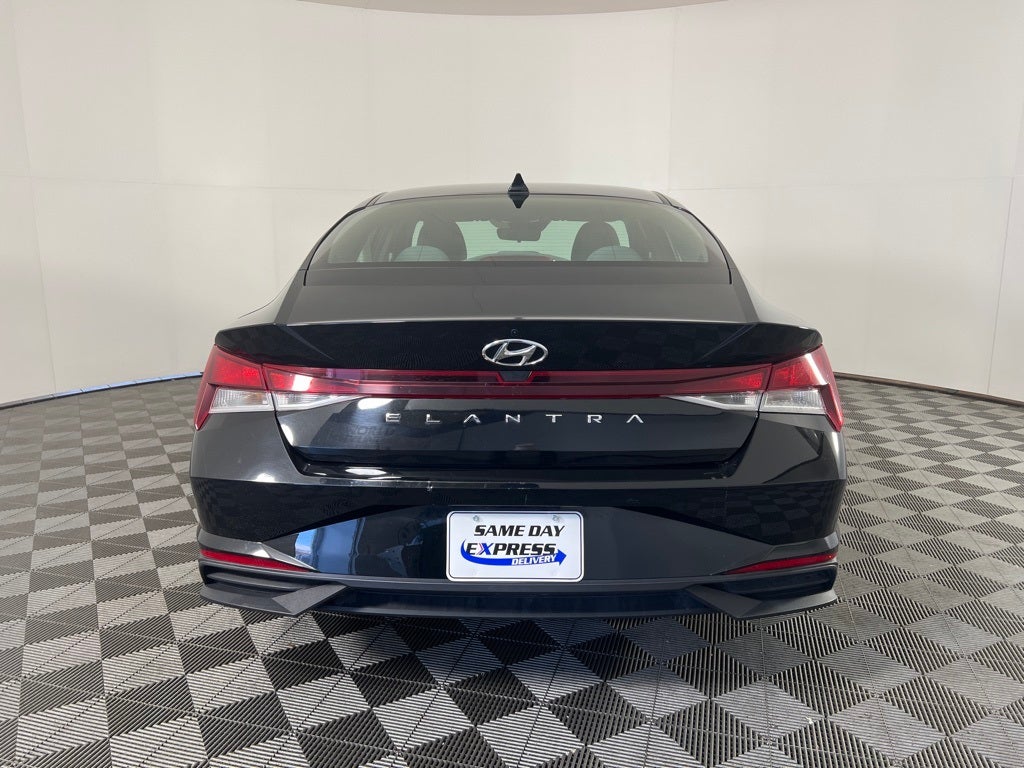2023 Hyundai ELANTRA SE
